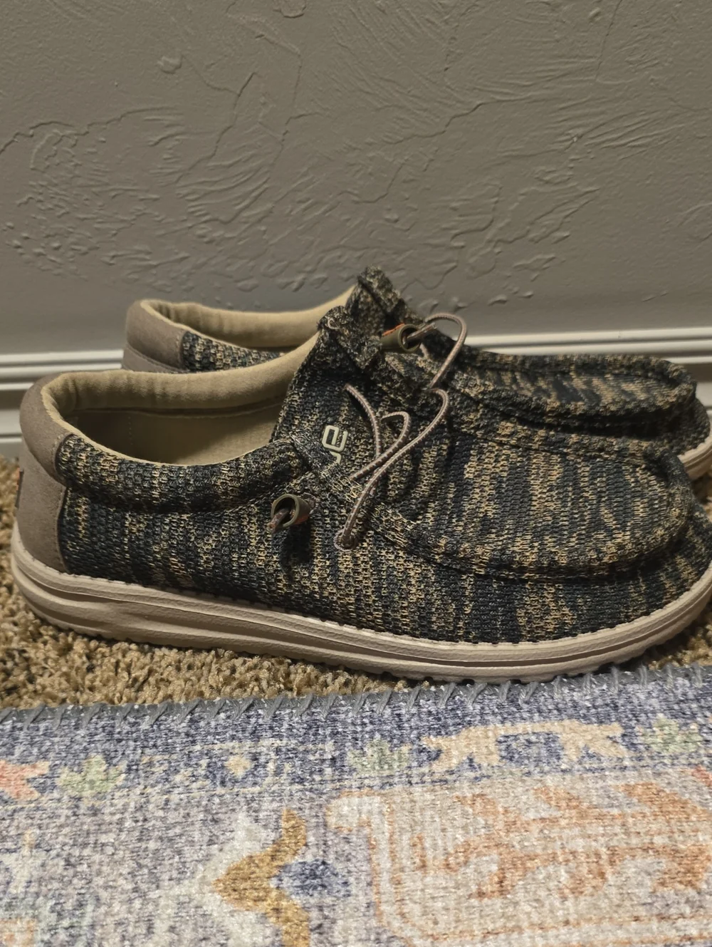Hey Dude Wally Knit Slip-On Loafers in Blue and Tan 8 Mens